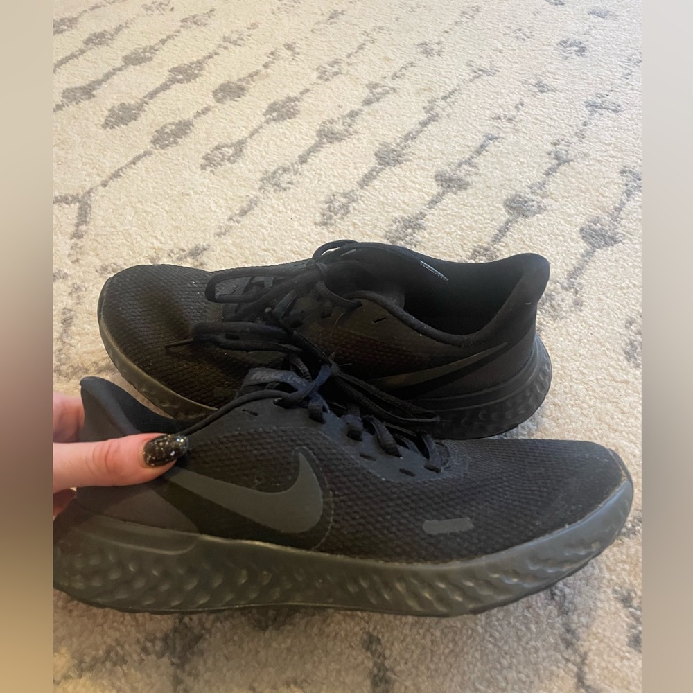 Nike running shoes size 8